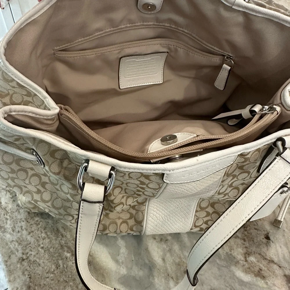 Gorgeous EUC limited edition Coach white leather and canvas